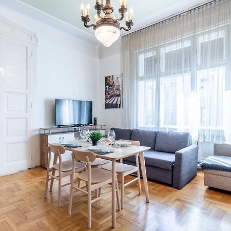 Huge Apartment In The City Center ブダペスト エクステリア 写真